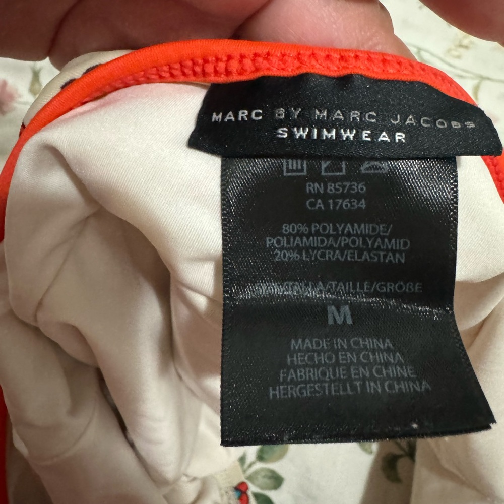 MARC JACOBS Sz M White Floral Ruffled One Piece Underwire Chrissie Swimsuit $173 - Picture 5 of 5